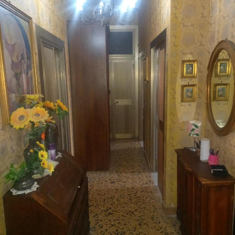Il Nido Di Mamma E Babbo Apartment Civitavecchia Luaran gambar